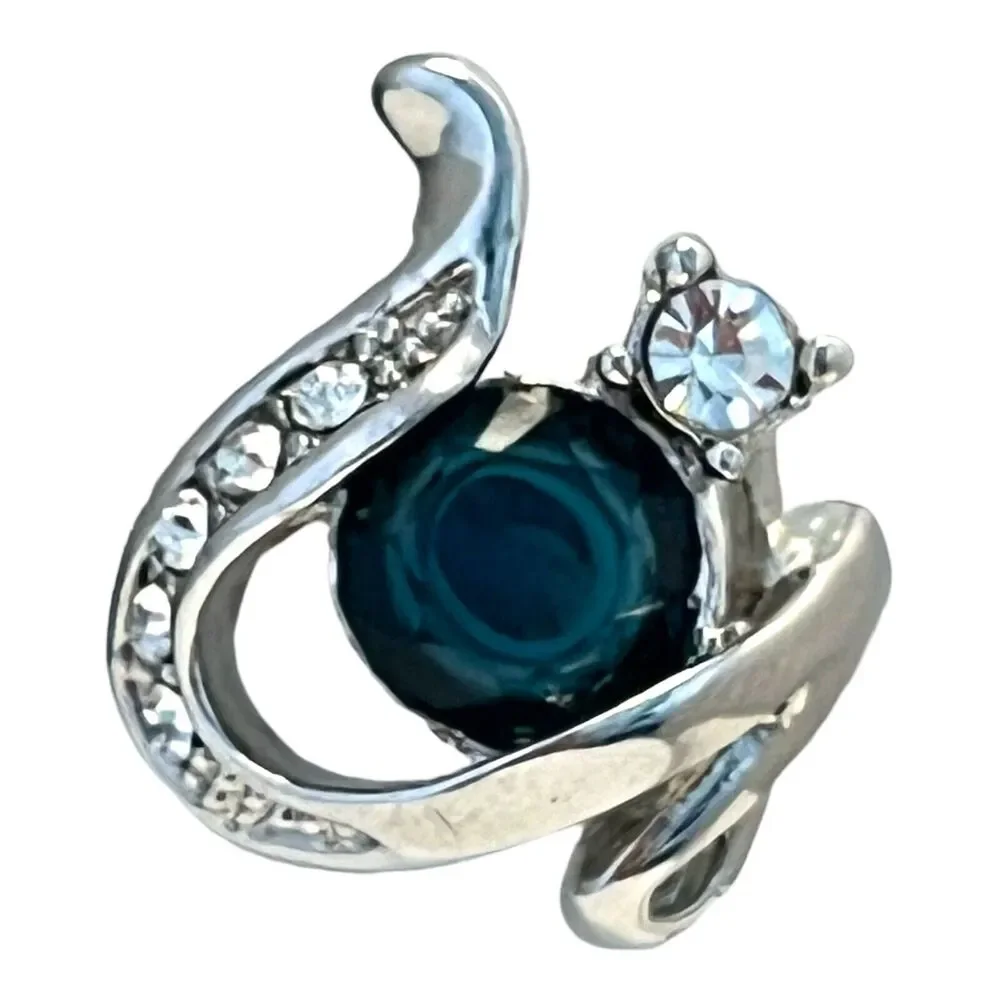 Vintage 1980s Blue Rhinestone Cocktail Ring Silver Tone Size 9 - 5K